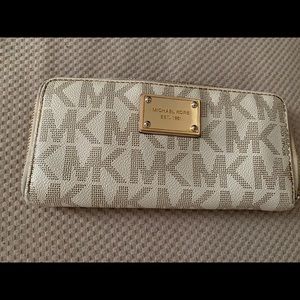 Micheal Kors Wallet